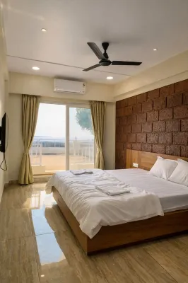 Anandi Hotel Guhagar - Ocean View