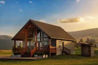 Private Sauna , Firepit,  BBQ,  Bear Lake Views - 4-Star
