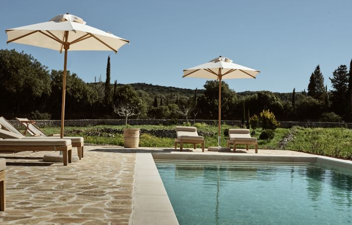 Alkis Farm AND Residence