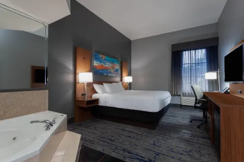 La Quinta Inn & Suites by Wyndham St. Petersburg Northeast - Uima-altaat