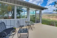 Mid-century Home on Canyon-edge With Stellar Views - Wifi