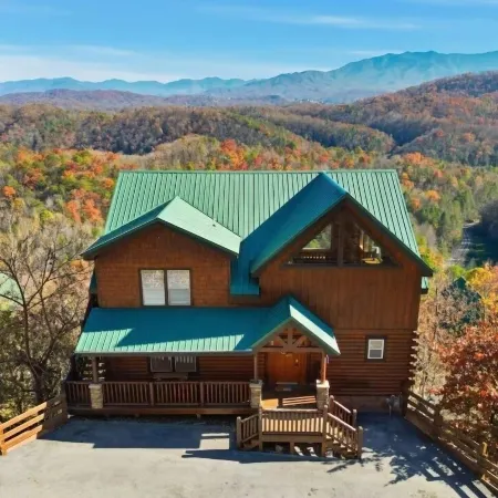 Robin's View 5 Bedroom Cabin