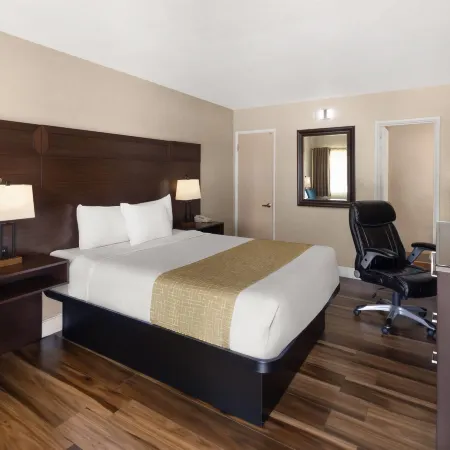 Travelodge by Wyndham Everett City Center Hotels in Everett