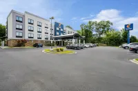 Comfort Suites New Bern Near Cherry Point - parking