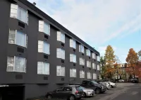 Best Western Plus Vancouver Airport Hotel - ที่มีที่จอดรถ