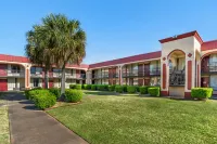 HomeTowne Studios by Red Roof Montgomery - Midtown - Wifi