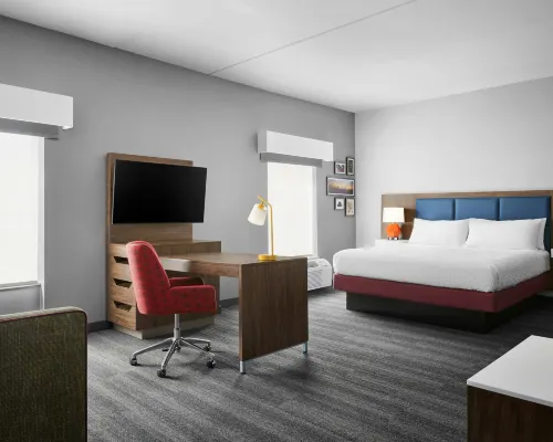 Hampton Inn & Suites Charlotte Steele Creek Hotels near Metalmorphosis
