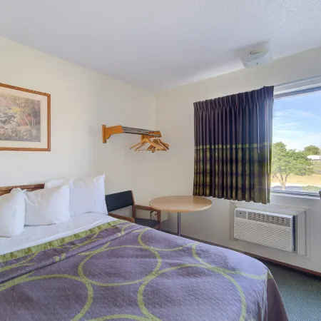 Capital O Amerihost Inn and Suites Kingdom City Hwy 54 MO