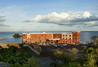 Hampton Inn Marquette/Waterfront - breakfast