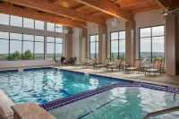 Courtyard Petoskey at Victories Square - piscina