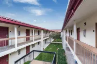 Red Roof Inn Houston East - I-10 - Motels