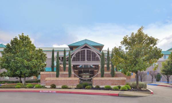 Holiday Inn Express & Suites ELK Grove Central - HWY 99 by IHG