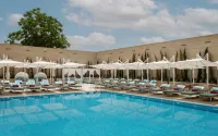 Slemani Rotana - Pools