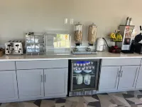 Red Roof Plus+ & Suites Virginia Beach - Seaside - Desayuno
