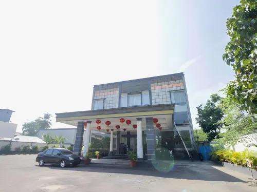 婆羅翡翠酒店 - 停車場