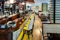 Sandman Hotel Vancouver Downtown - بار
