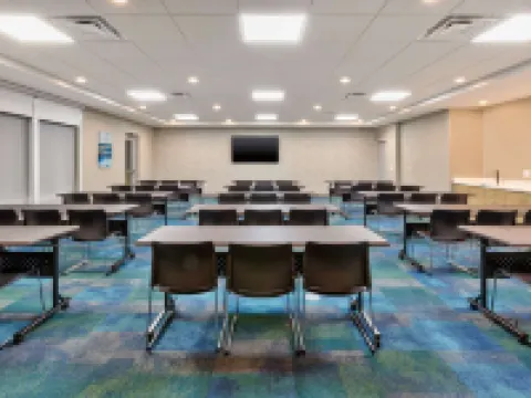 โฮม2 สวีทส์ บาย ฮิลตัน แบทเทิล ครีก โรงแรมในCalhoun County