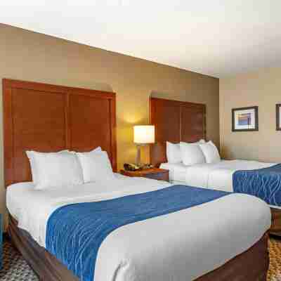 Comfort Inn & Suites Blue Ridge Rooms