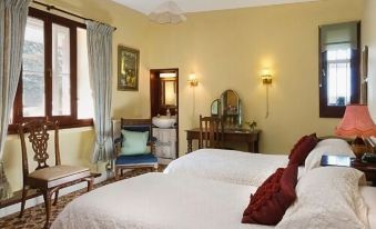Thatch Close Farm - Housity