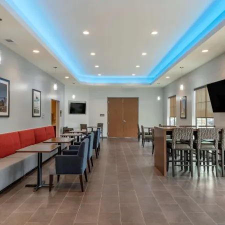 Comfort Suites