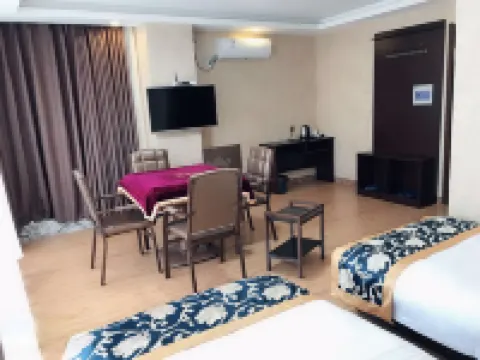 Yida Hotel (Changbai Mountain West Slope Tourist Transfer Center)