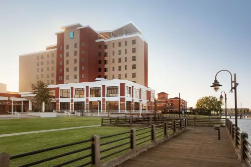 Embassy Suites by Hilton Wilmington Riverfront - sarapan