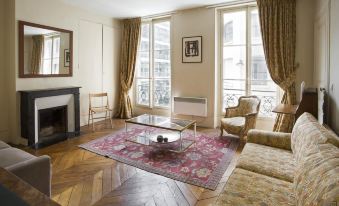 Quai d'Orsay Apartment