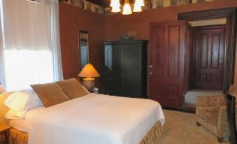 Taylor House Bed and Breakfast - Housity