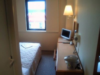 標準セミダブルルーム シングルユース 禁煙 グッドイン大分の写真