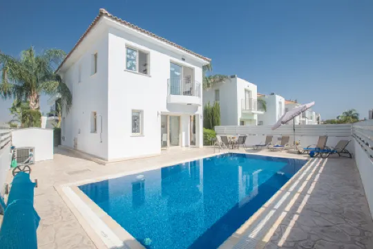 Villa Megan,Modern 3Bdr Villa,Close to the Beach