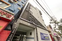 Changwon Jinhae Hotel the One Hotel in zona Jinhae