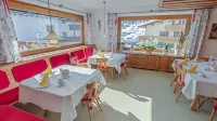 Haus Schrofenstein - breakfast