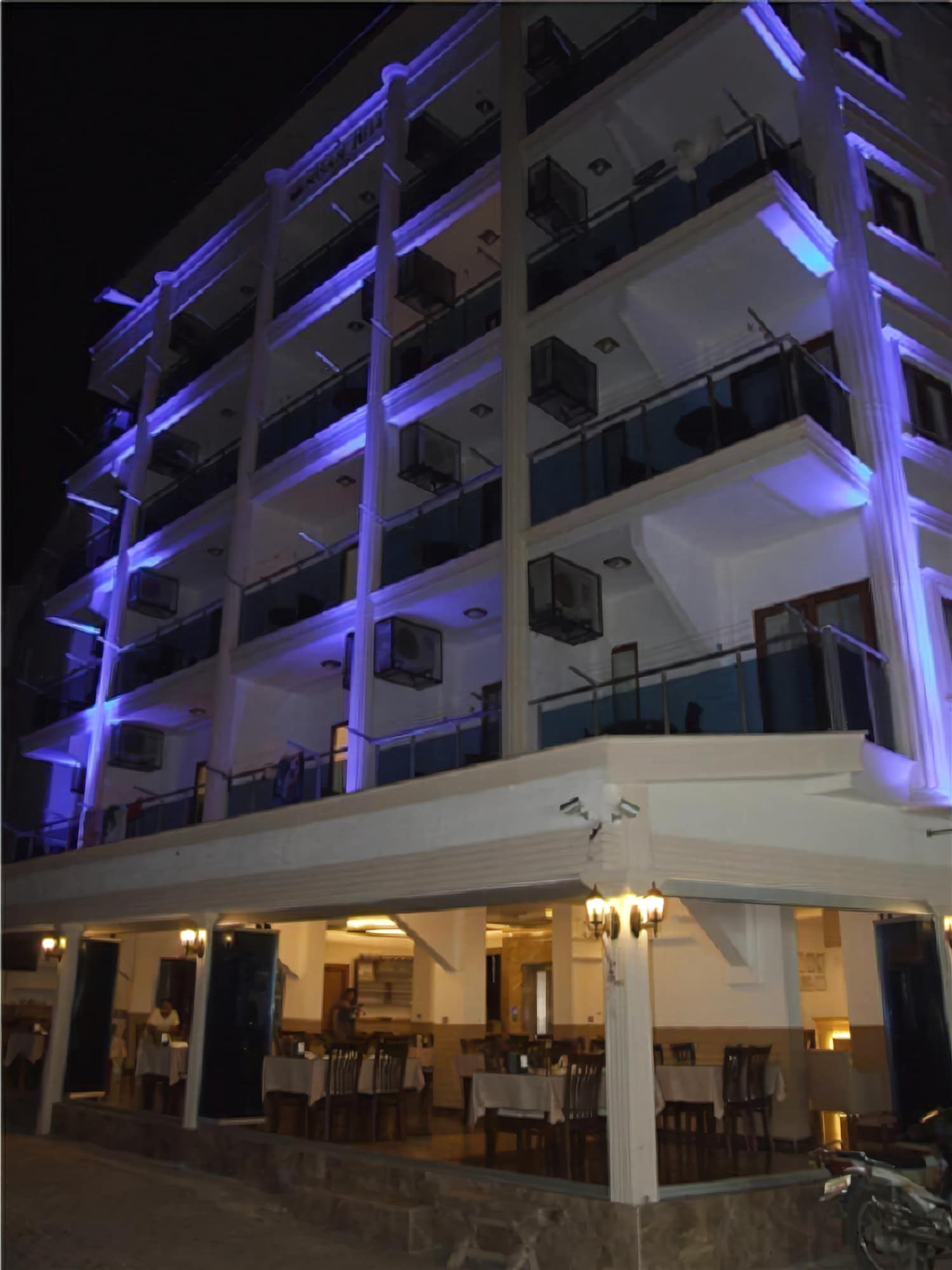 Nisan Hill Hotel