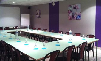 Hotel Restaurant le Bretagne - Housity