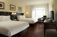 Holiday Inn & Suites Montreal Airport Hôtels à proximité de la Dorval Via Rail