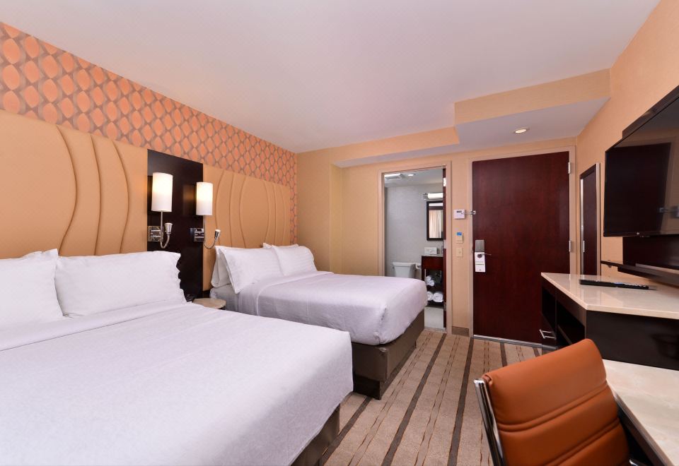 타임스퀘어 Holiday Inn 외관