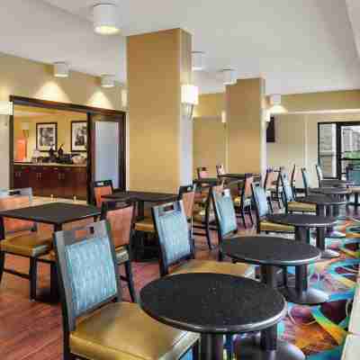 Hampton Inn Dallas/Irving-Las Colinas Dining/Meeting Rooms