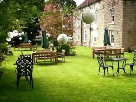 The Coachman Inn Отели в г. Эбберстон энд Йедингем