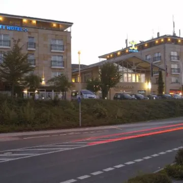 City Hotel Frankfurt Bad Vilbel Отели рядом с достопримечательностью «Харнхайм»
