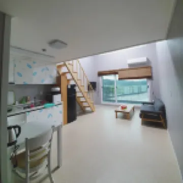 Ganghwado Teumbaguni Friend's Pension 鄰近江華花紋席文化館的酒店