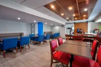 Holiday Inn Express FAIRFAX - ARLINGTON BOULEVARD by IHG - Frühstück