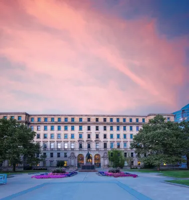 Drury Plaza Hotel Cleveland Downtown Отели рядом с достопримечательностью «Hungarian Heritage Museum»