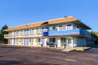 Motel 6 Mitchell, SD Hotels near Carnegie Resource Center