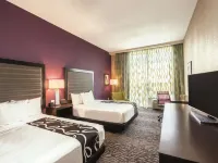 La Quinta Inn & Suites by Wyndham Memphis Downtown レヴィット・シェル周辺のホテル