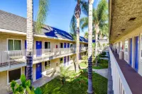 Motel 6 Riverside, CA - South - Pools