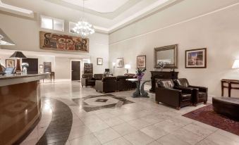 Holiday Inn Victoria – Elk Lake