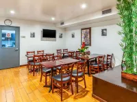 Quality Inn Near Sunset Park Hotels near Bensonhurst Park