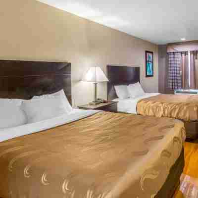 Quality Inn & Suites Port Arthur - Nederland Rooms
