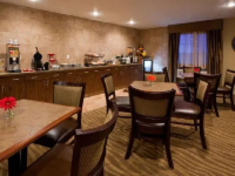 盧文格蘭德思泰套房汽車旅館 羅克縣酒店