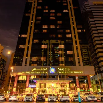 Majlis Grand Mercure Residence Abu Dhabi Отели рядом с достопримечательностью «Торговый центр Abu Dhabi Mall»